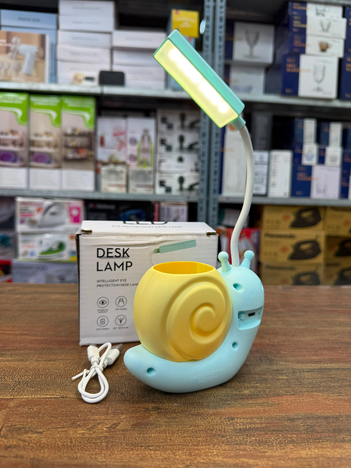 Snail Desk Lamp - Rechargeable Study Lamp With Pen Holder